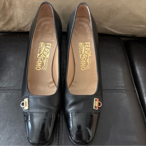 Salvatore Ferragamo Cap Toe Gancini Icon Heels Size 7.5 Narrowest DF 67R - Picture 3 of 12